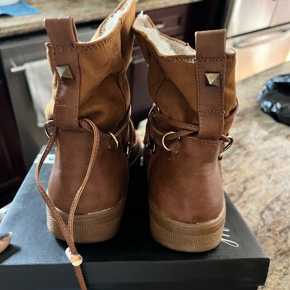 ALPINE BOOTS👢 - Picture 3 of 10